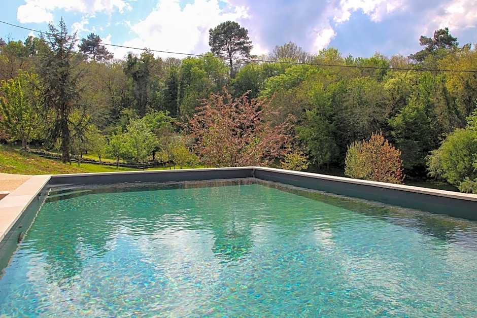 Aux Bories de Marquay, chambres d'hôtes B&B avec piscine et SPA près de Sarlat