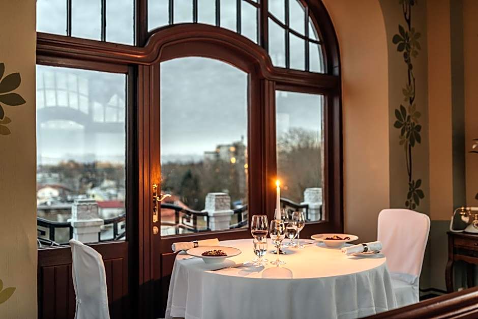 Villa Ammende Restaurant and Hotel