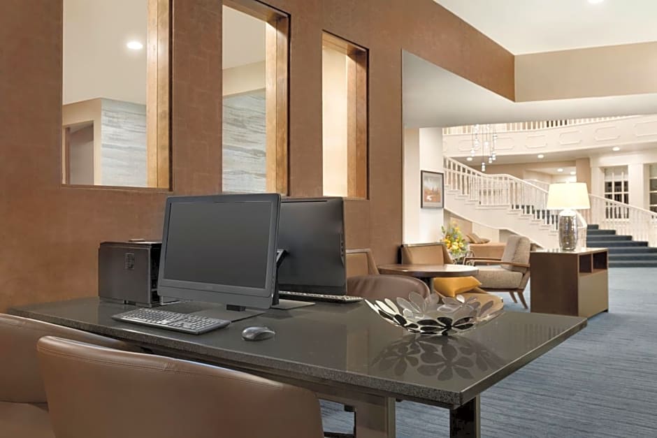 Delta Hotels by Marriott Helena Colonial