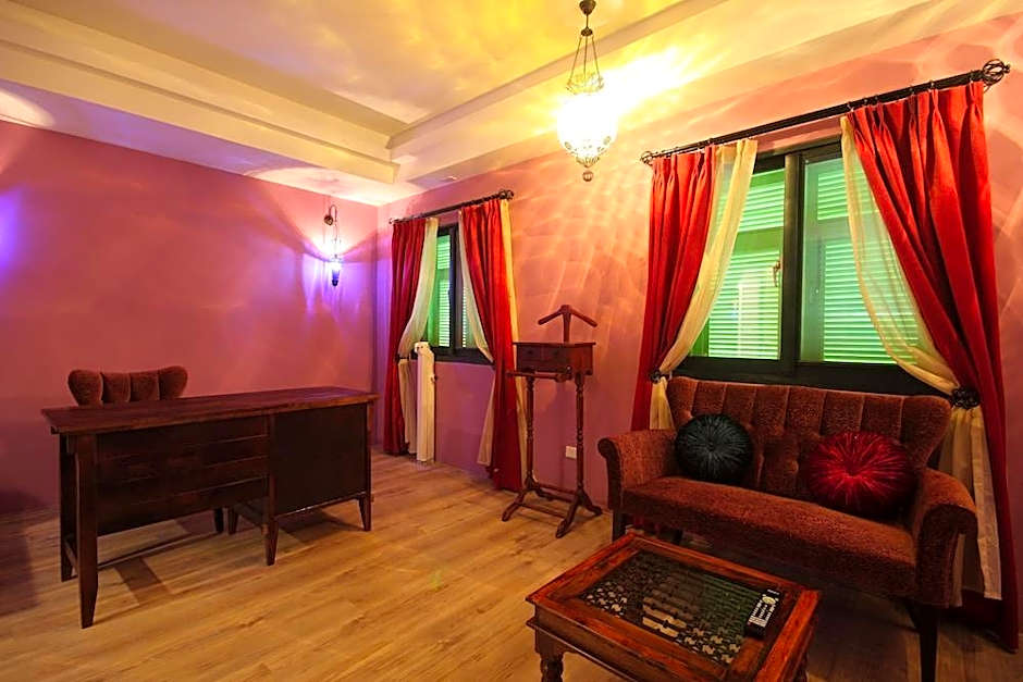 Moroccan Holiday Suite