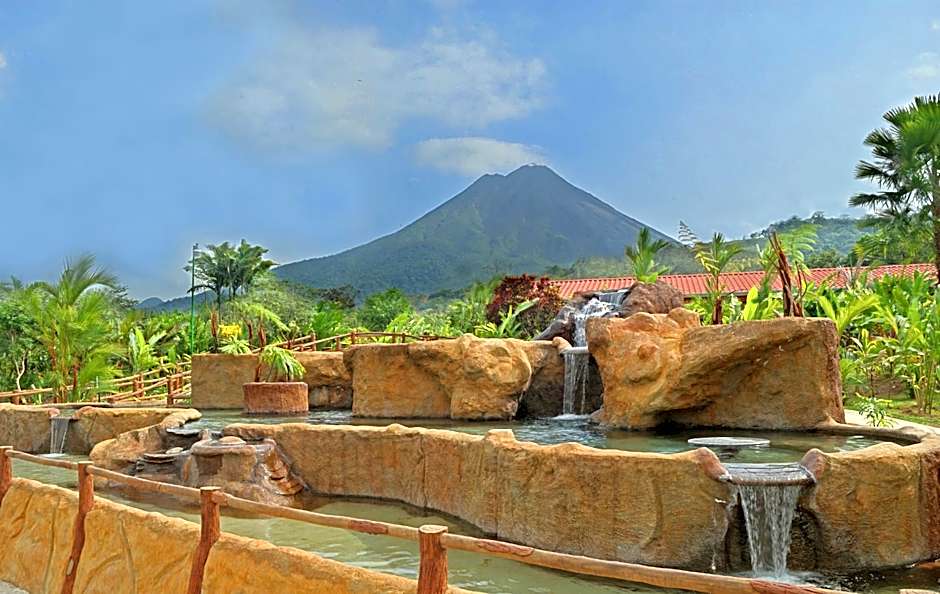 Volcano Lodge, Hotel & Thermal Experience
