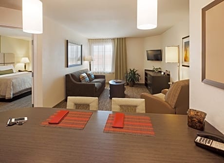 One-Bedroom King Suite - Disability Access