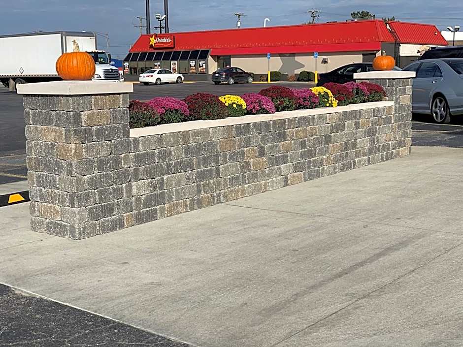 Super 8 by Wyndham Moberly MO