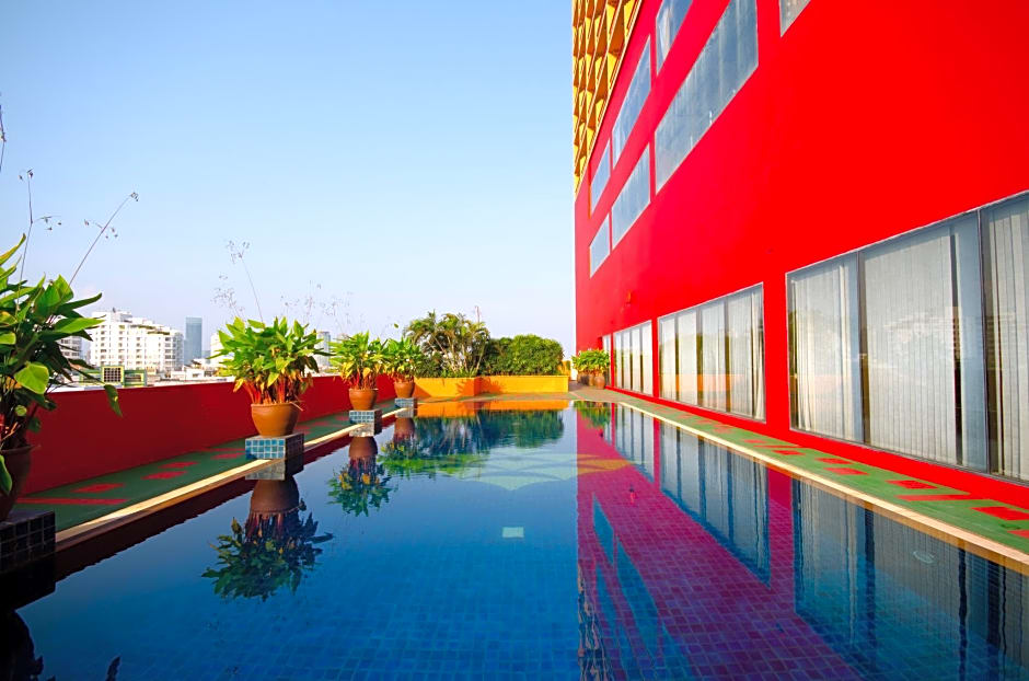 TONGTARA RIVERVIEW HOTEL