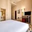 Alma Grand Place Hotel