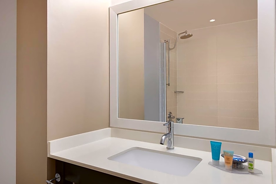 Courtyard by Marriott New York JFK Airport