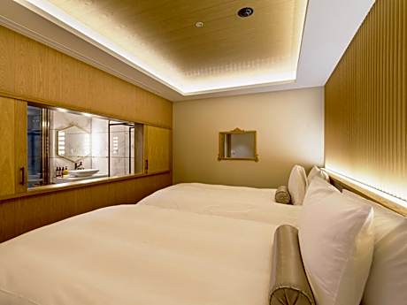 Fufu Luxury Corner Suite with Hot Spring Bath