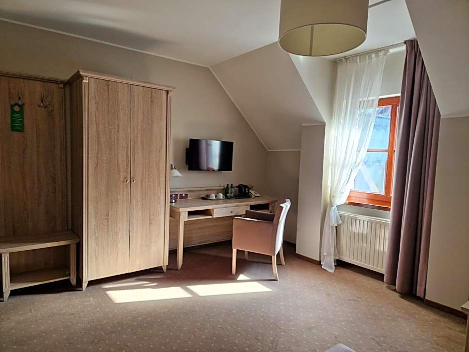 Hotel i Restauracja Pod Szyszkami