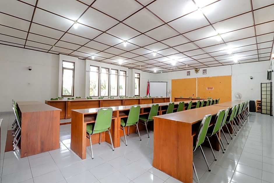 Satriafi Hotel by ZUZU