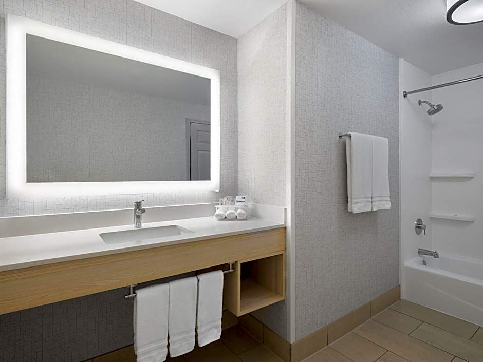 Holiday Inn Express Fort Bragg By IHG