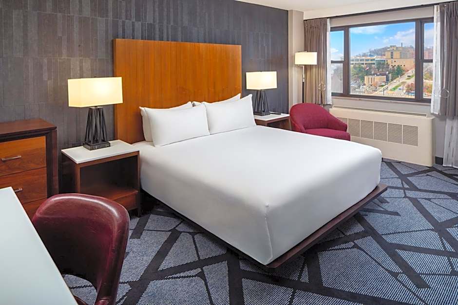 DoubleTree by Hilton Hotel & Suites Pittsburgh Downtown
