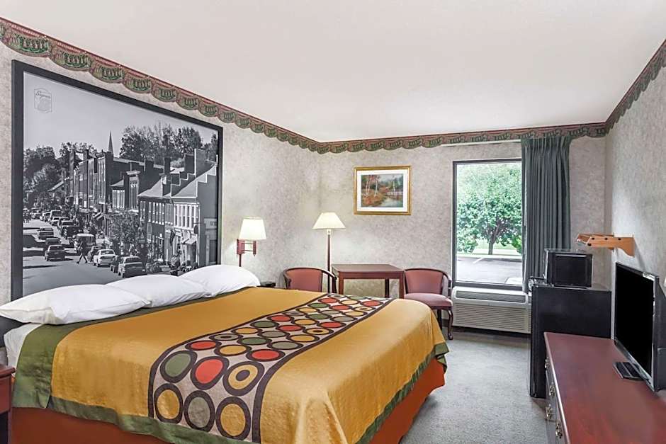 Super 8 by Wyndham Erwin