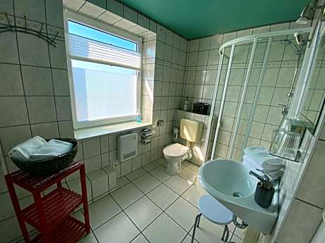 Apartment with Shower