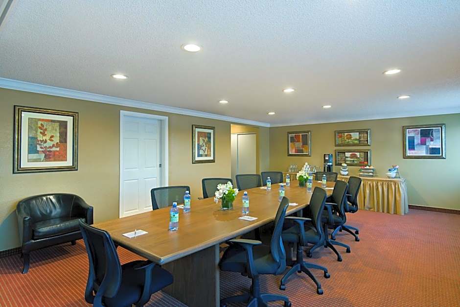 Oxnard Inn Lancaster