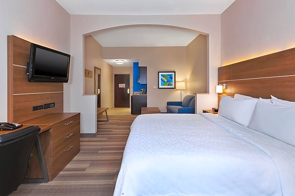 Holiday Inn Express Hotel & Suites Warminster-Horsham By IHG