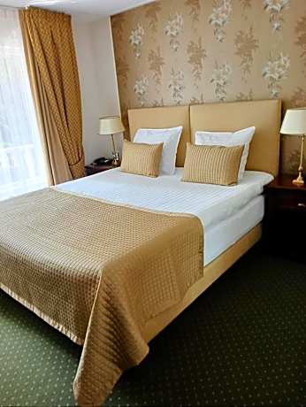 Deluxe Double Room with Bath