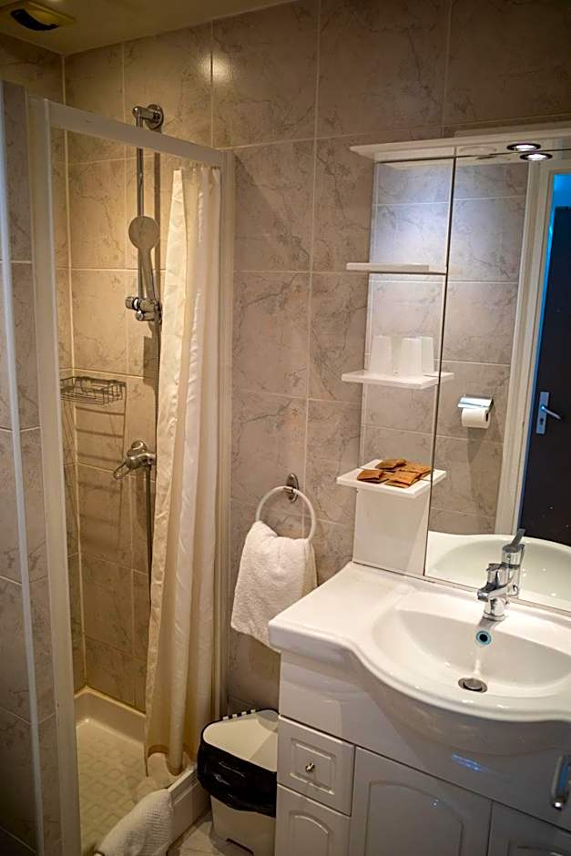 Lyo Hôtel - Centre Lyon Perrache