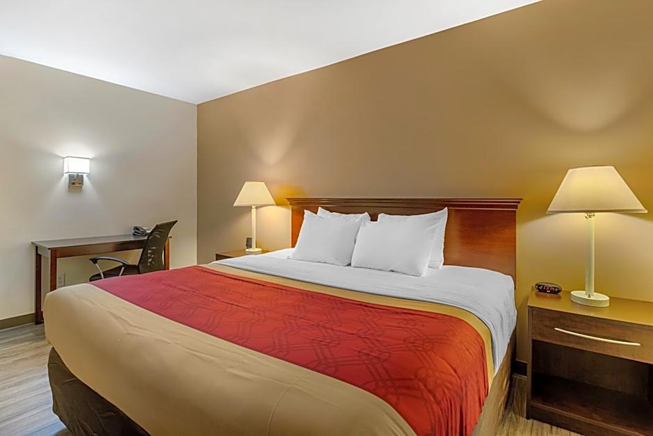 Econo Lodge Inn & Suites Des Moines Fairgrounds Area
