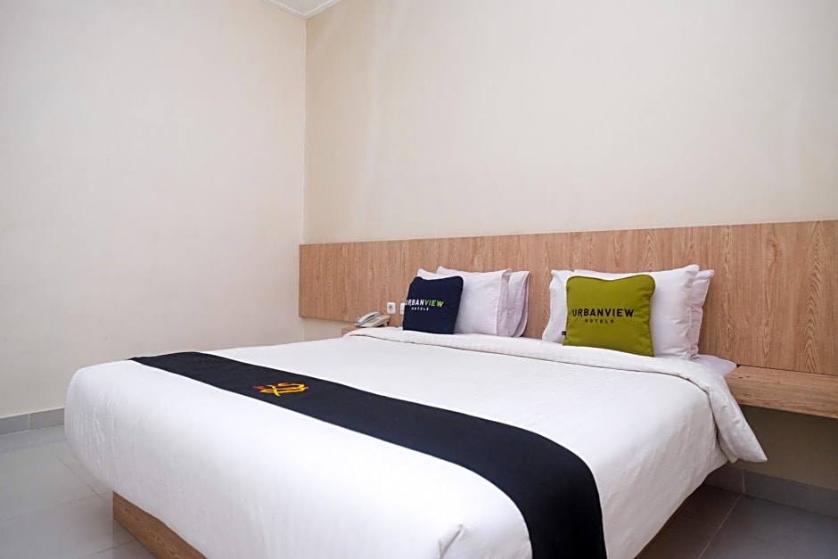 Urbanview Hotel DJ Inn Tegal