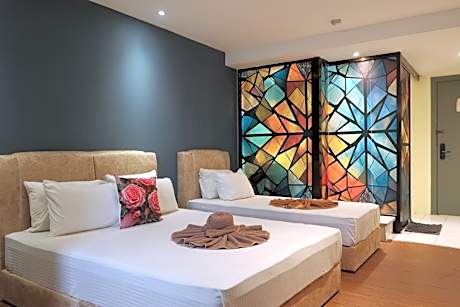 Deluxe Family Room