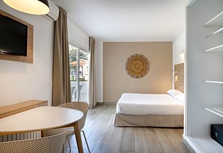 Premium Studio with Garden