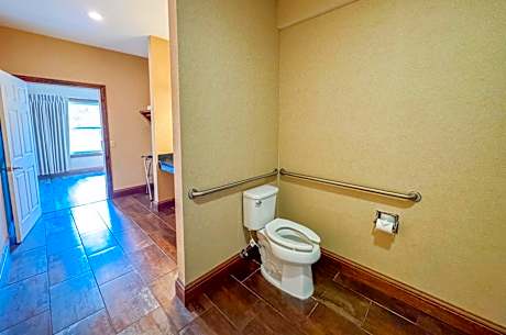 King Room - Disability Access/Smoking
