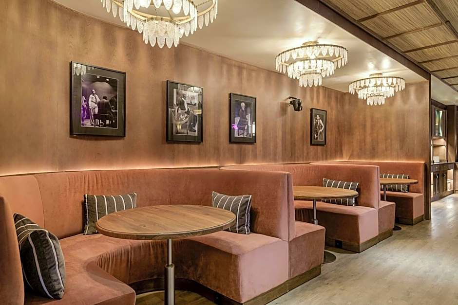 AC Hotel by Marriott Recoletos