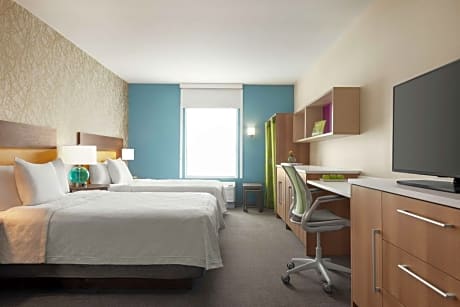 Queen Studio with Two Queen Beds - Non-Smoking