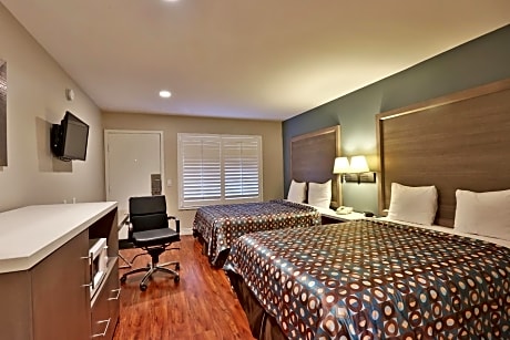 Deluxe Queen Room with Two Queen Beds