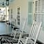 The Porch on Frances Inn - Adults Exclusive