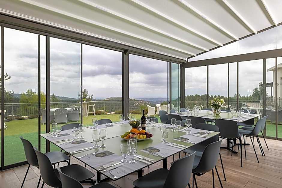 C Hotel Neve Ilan