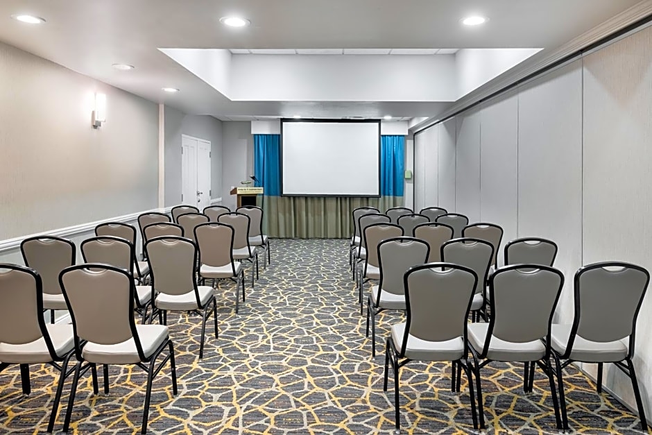 Holiday Inn Fort Lauderdale Airport by IHG