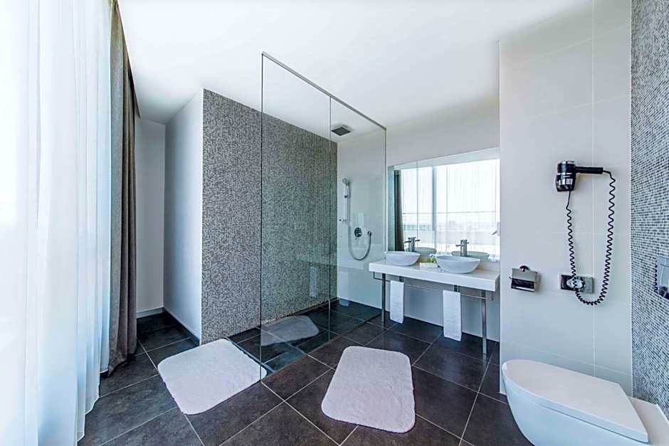 NH Bratislava Gate One