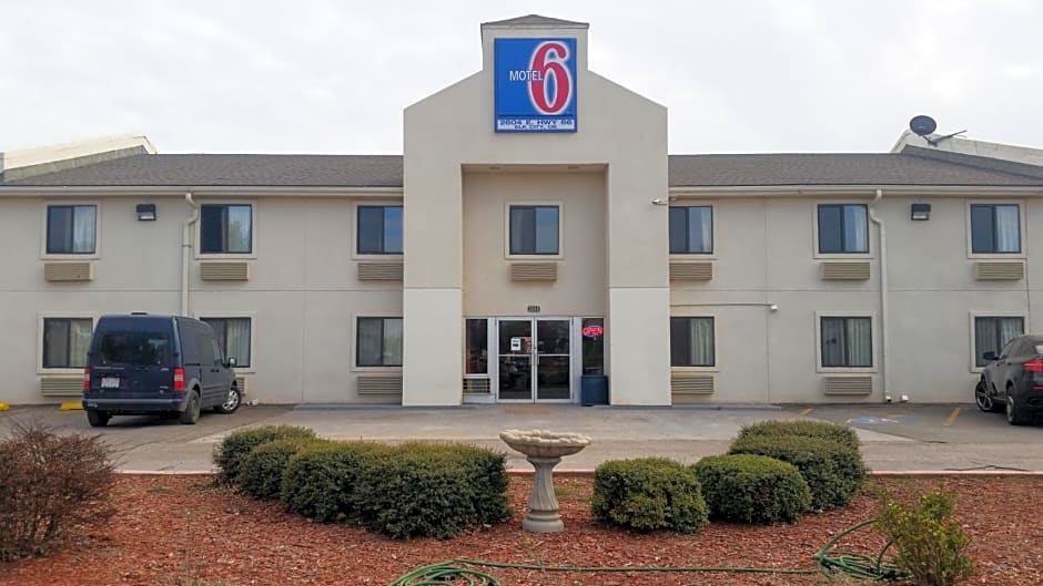 Motel 6 Elk City, OK