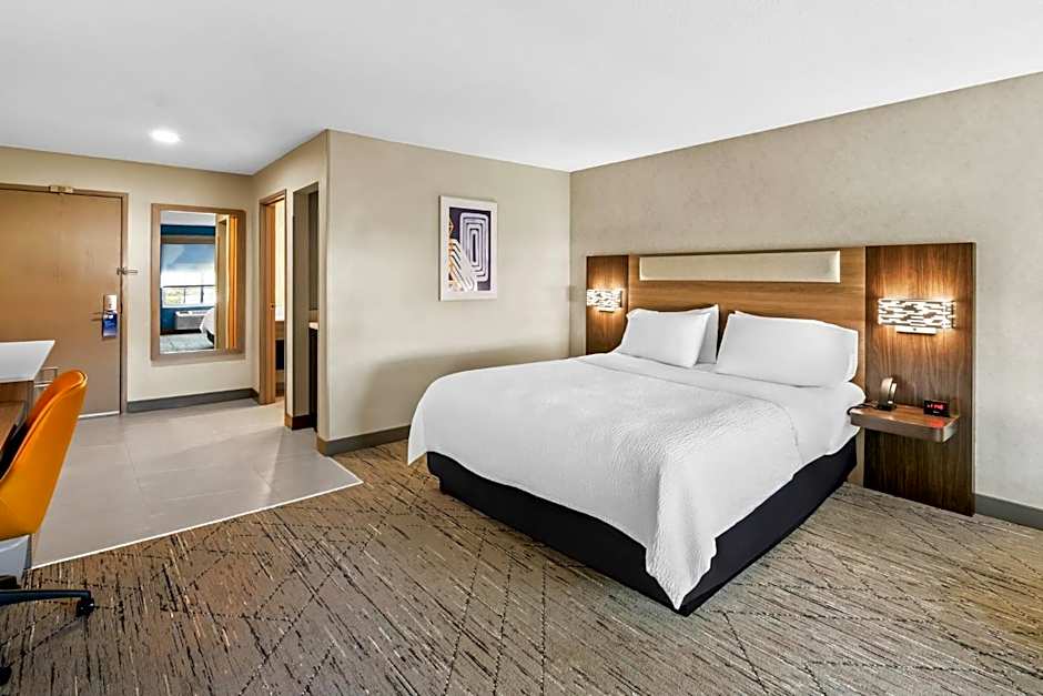 Holiday Inn Express Hotel & Suites Council Bluffs - Convention Center Area By IHG
