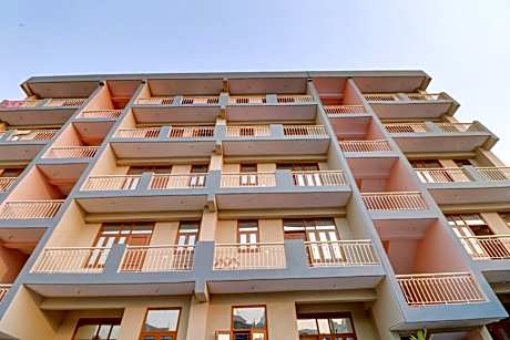 Hotel O Palace At Seventy Two Near Iskcon Temple Noida