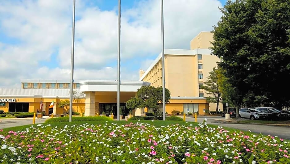 Magnuson Grand & Conference Center Somerset-Bridgewater