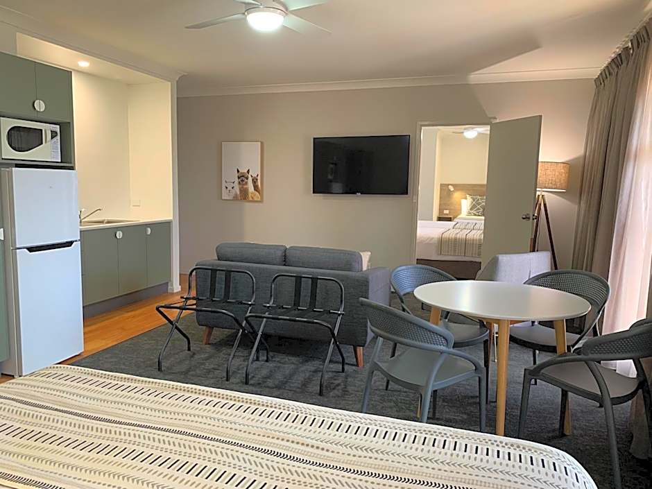 Hamilton Henry Parkes Motor Inn
