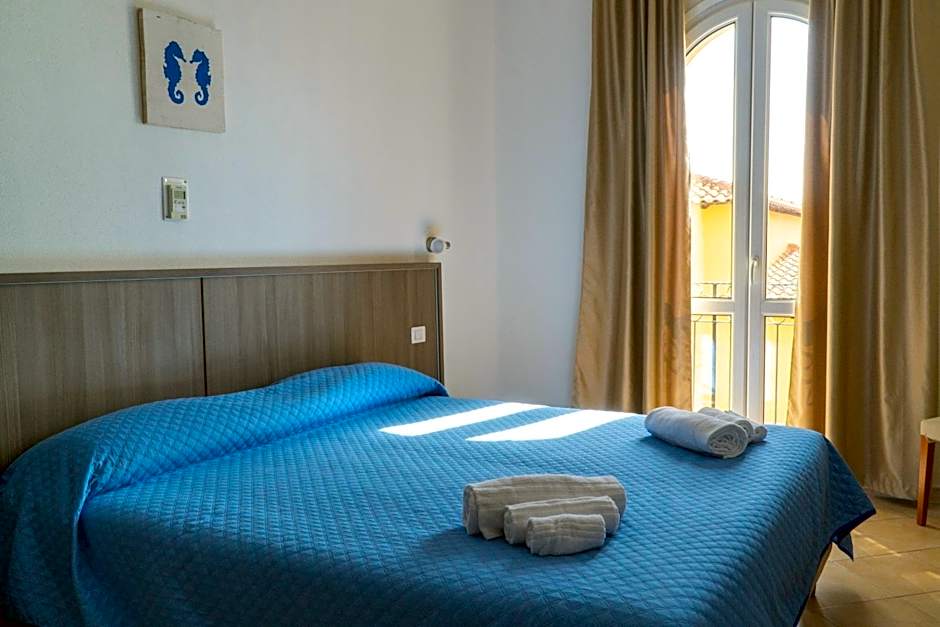 Photo 1 of 4 of Comfort 1 Double Bed or 2 Beds