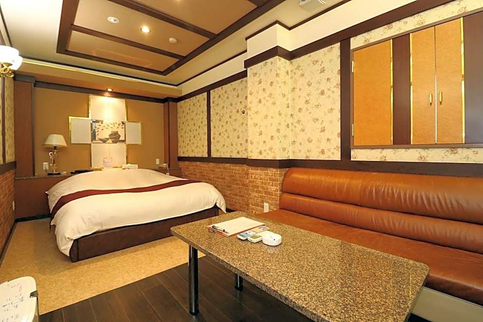 HOTEL TO
