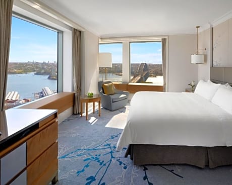 Horizon Sydney Harbor Suite with Club Lounge Access