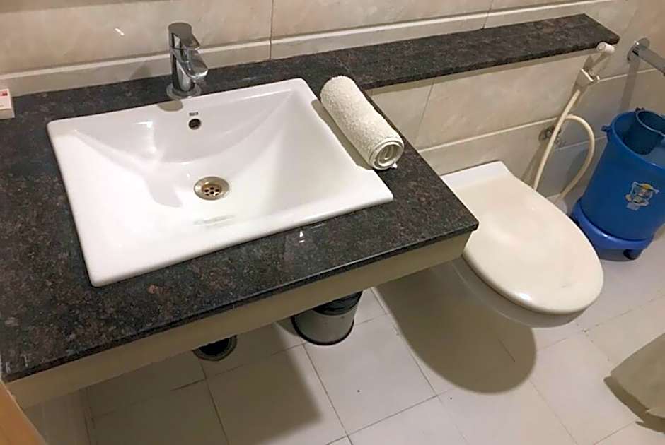 Goroomgo City Square Hisar