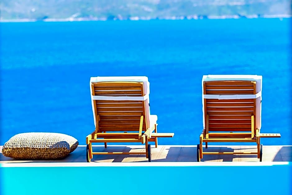 Aelia Collection Suites - Adults Friendly