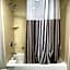 La Quinta Inn & Suites by Wyndham Clarksville