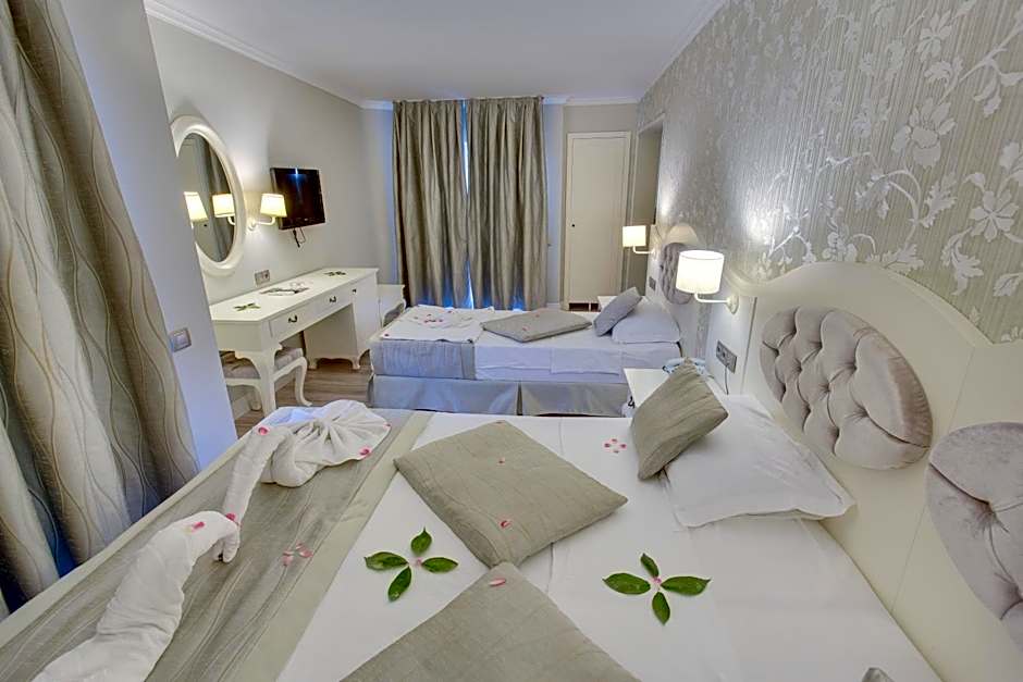 Pinehill Hotel & Suites