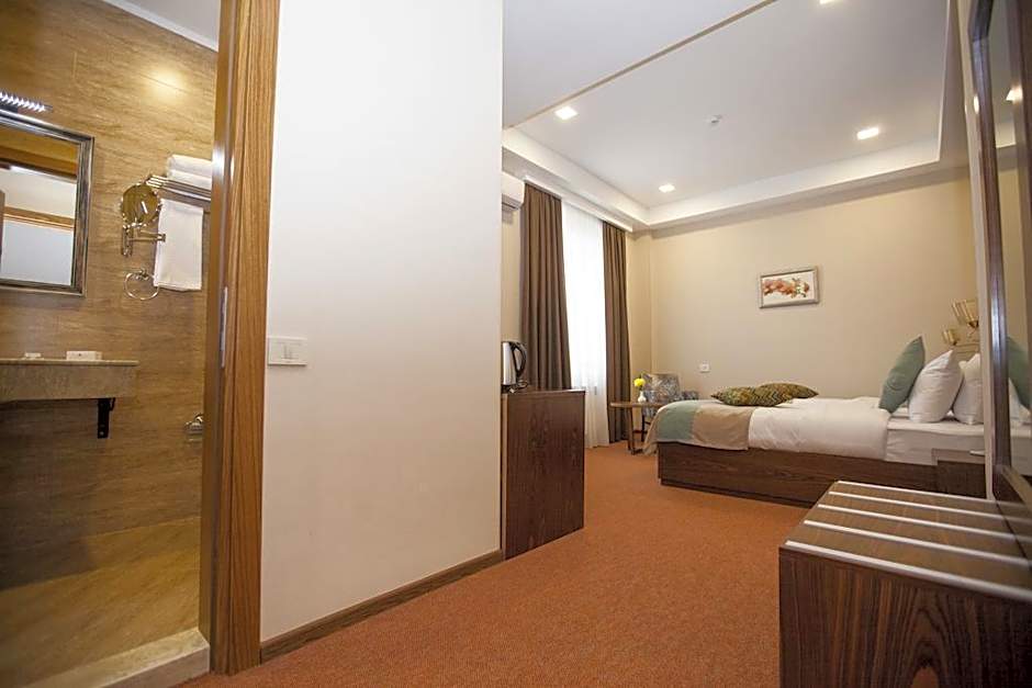 Auroom Hotel