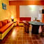 Suites Plaza del Rio