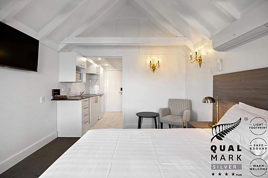 Colonial Village Motel