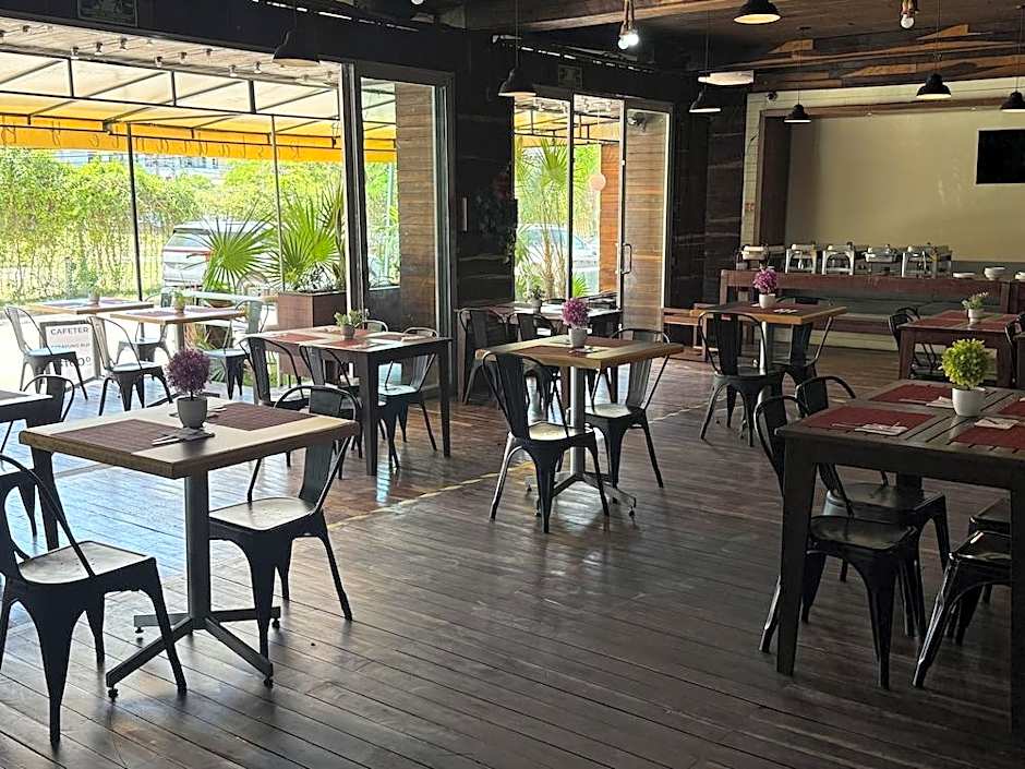 Hotel Kavia 5th Avenida