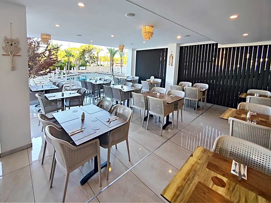 Bohemian Gardens Hotel
